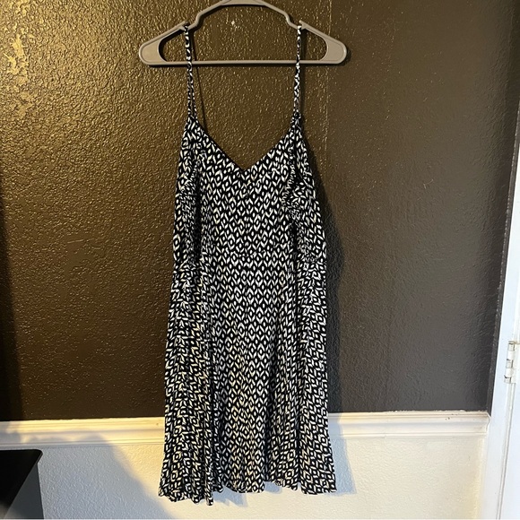 Black and White Pattern Print Swing Dress, Size XL, Fray Strap - See photo - Picture 1 of 9